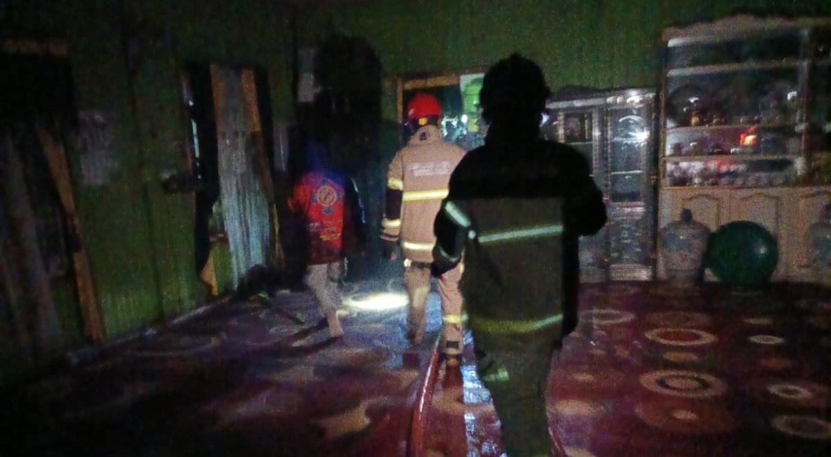 Kebakaran mengagetkan warga Desa Mekar, Kecamatan Martapura Timur, pada Minggu (9/11/2025) dini hari. (Foto: Istimewa)