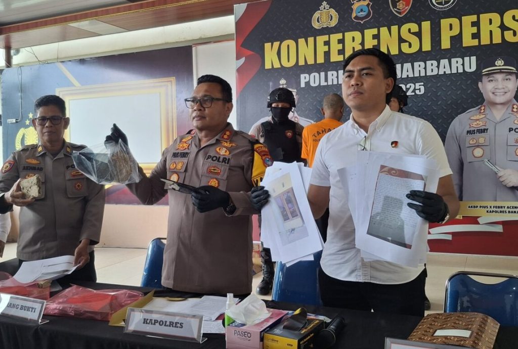 Polres Banjarbaru bekuk pria terduga percobaan penyiraman air keras terhadap mantan istrinya. (Foto: Istimewa)